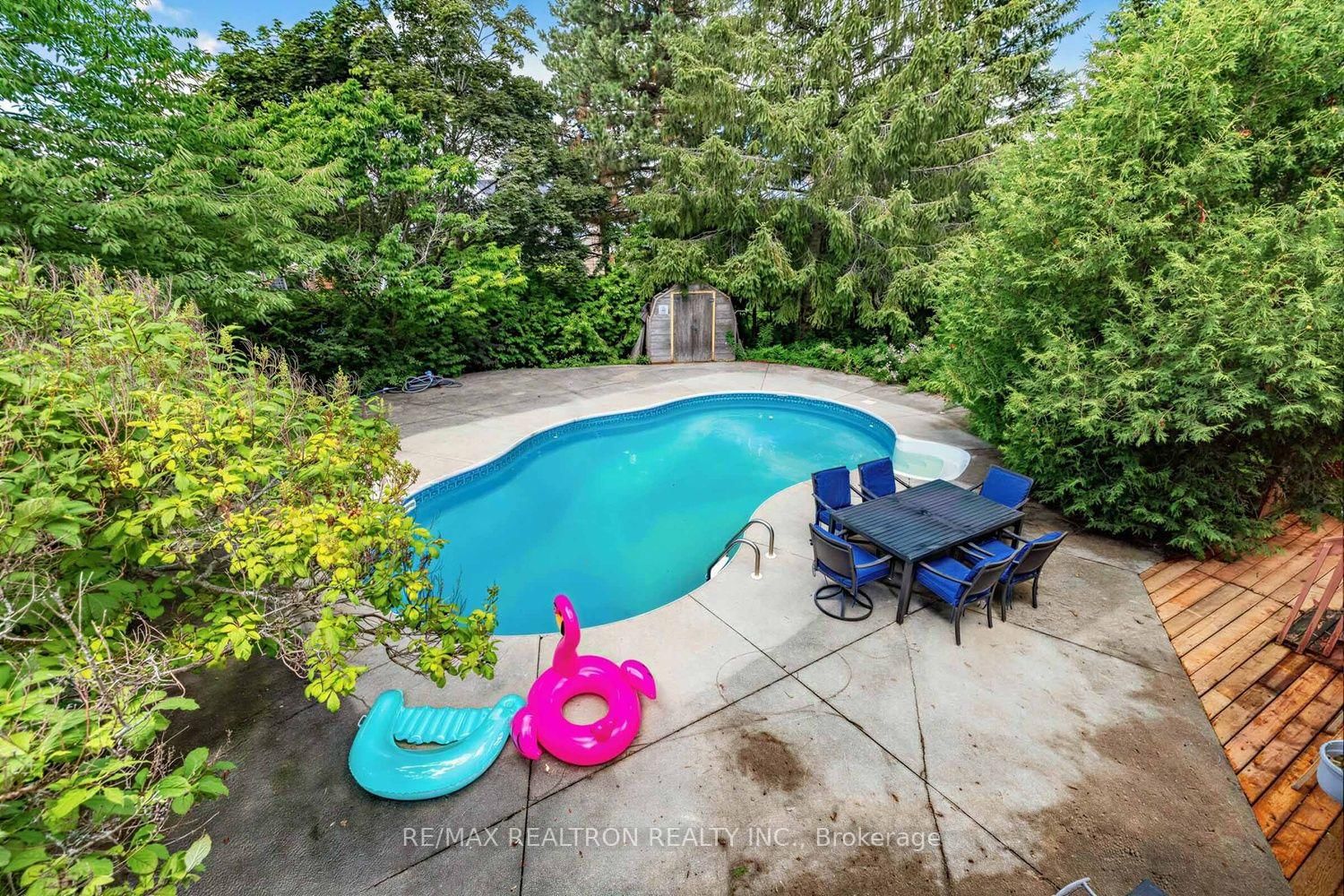 416 Alex Doner Drive • Newmarket, ON photo 37