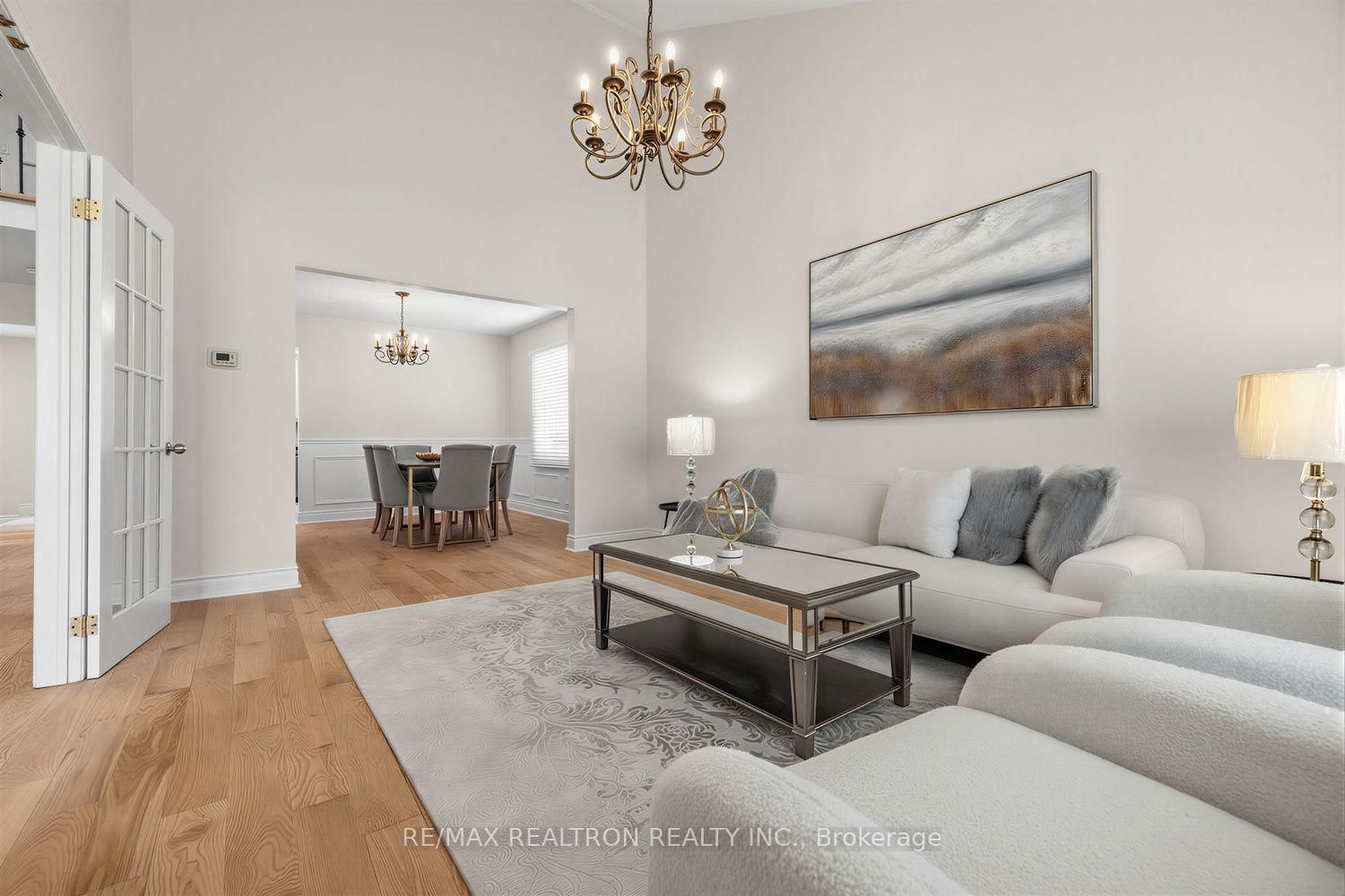 416 Alex Doner Drive • Newmarket, ON photo 5