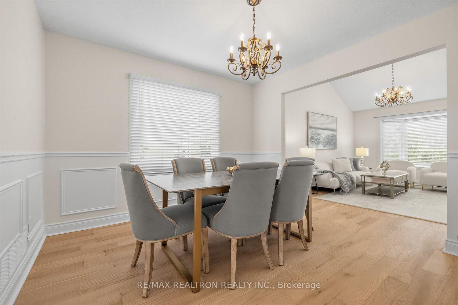416 Alex Doner Drive • Newmarket, ON photo 7