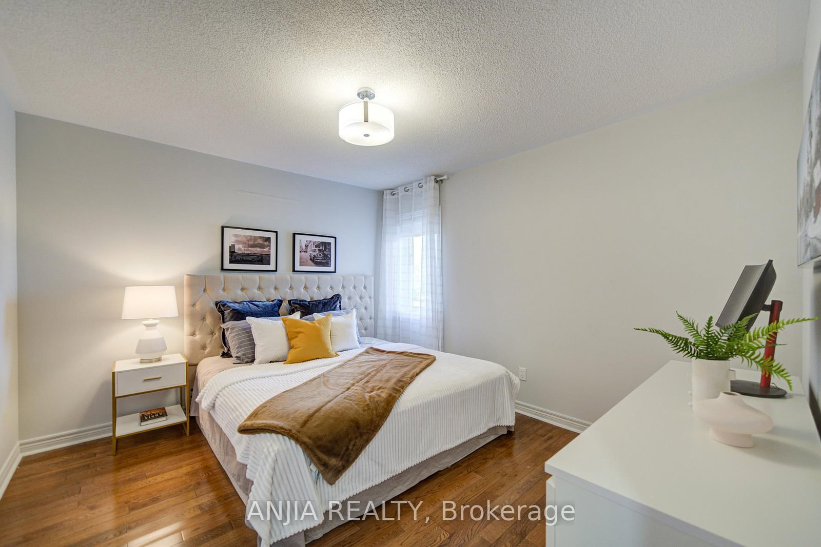 132 Estate Garden Drive • Richmond Hill, ON photo 35