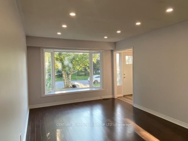 Main - 779 Greenfield Crescent