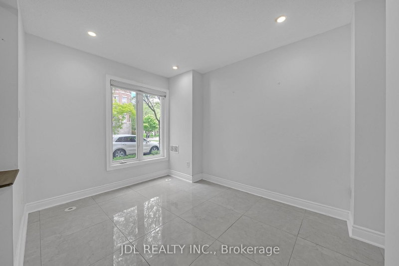 25 Galleria Parkway