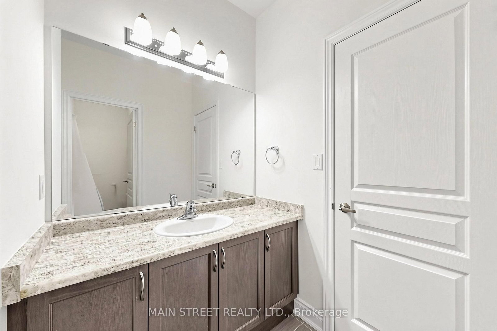 11 Robert Baldwin Boulevard • East Gwillimbury, ON photo 39