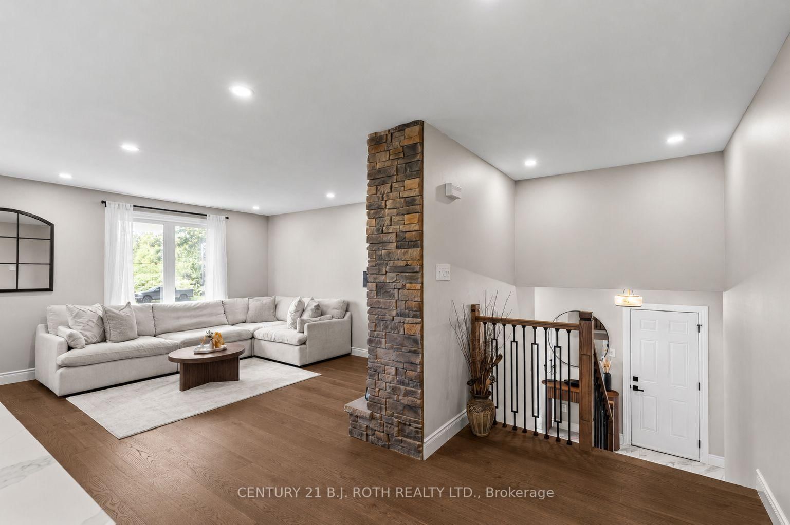 1908 10th Line • Innisfil, ON photo 6