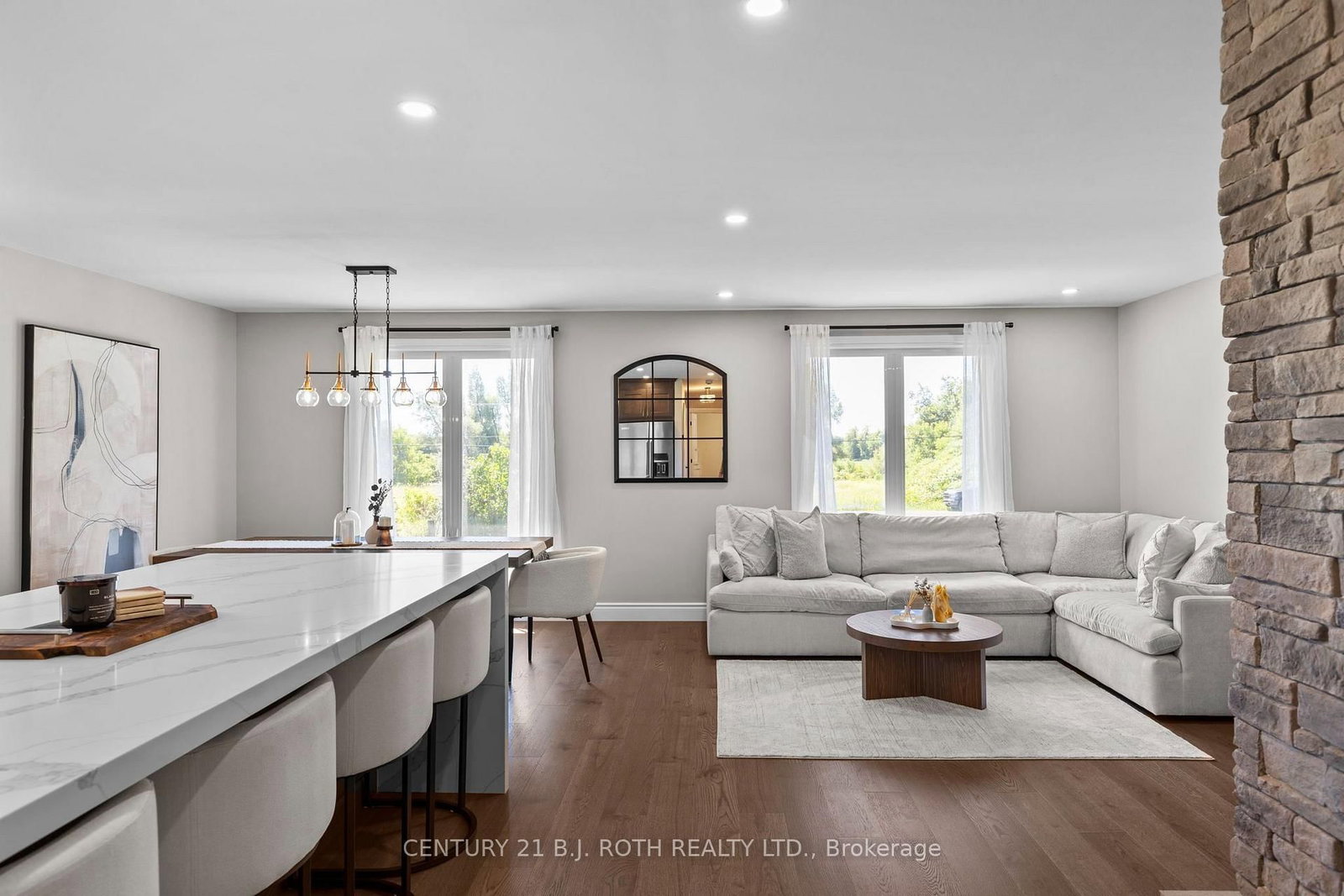 1908 10th Line • Innisfil, ON photo 9