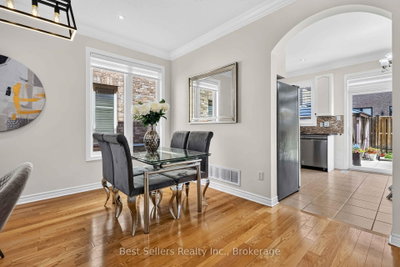 61 Braith Crescent • Whitchurch-Stouffville, ON photo 9