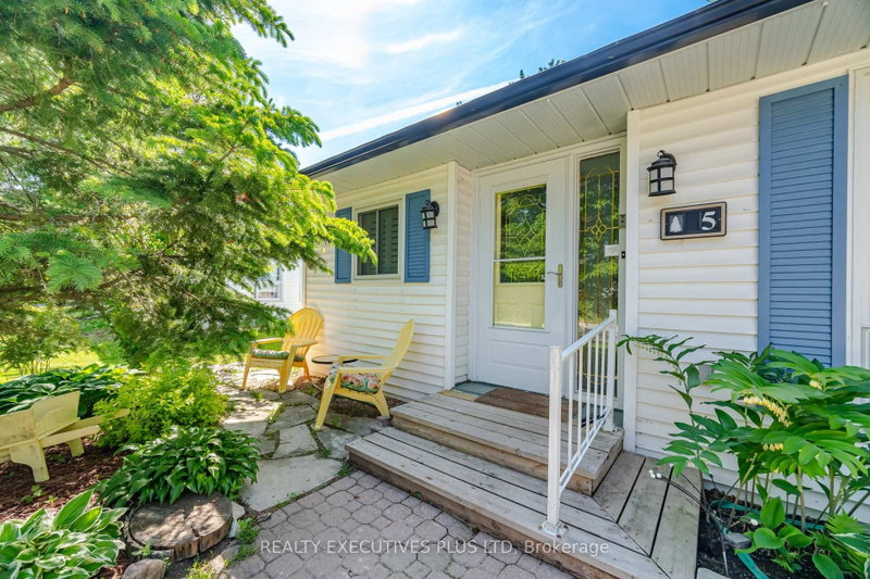 5 Tecumseth Pines Drive