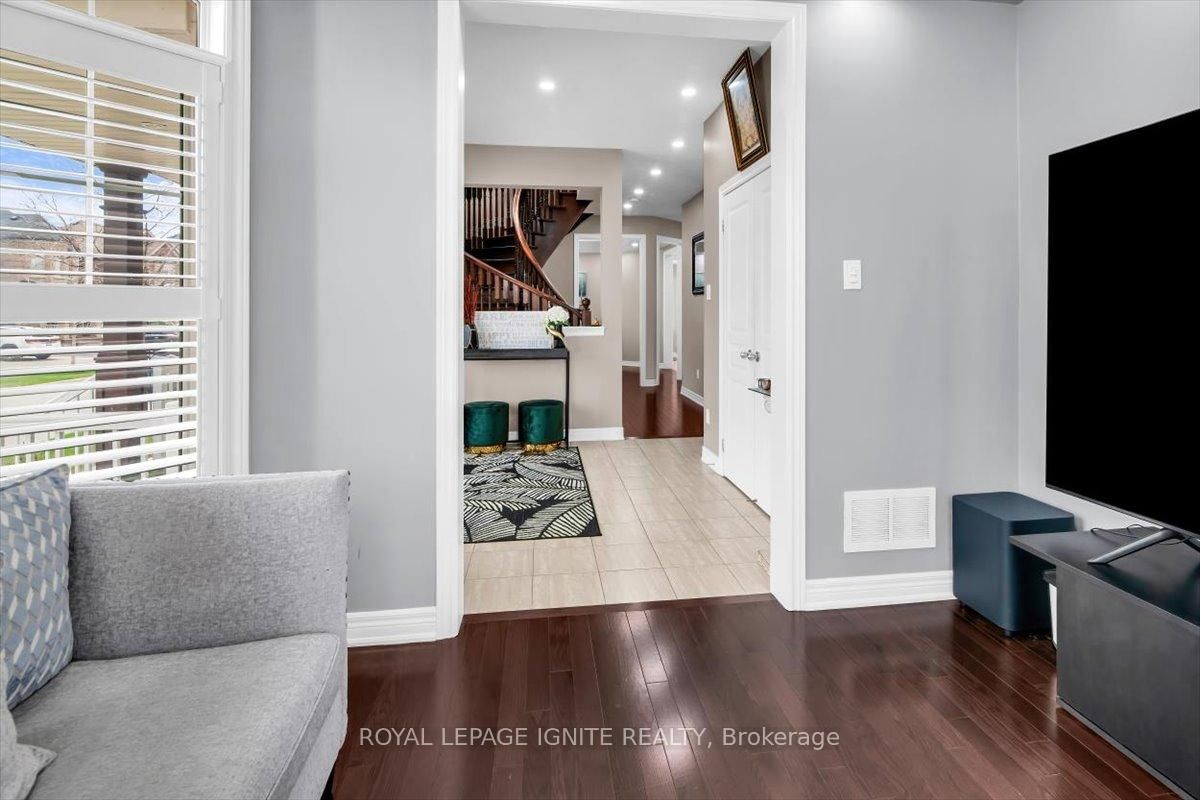 87 Richler Avenue • Vaughan, ON photo 8