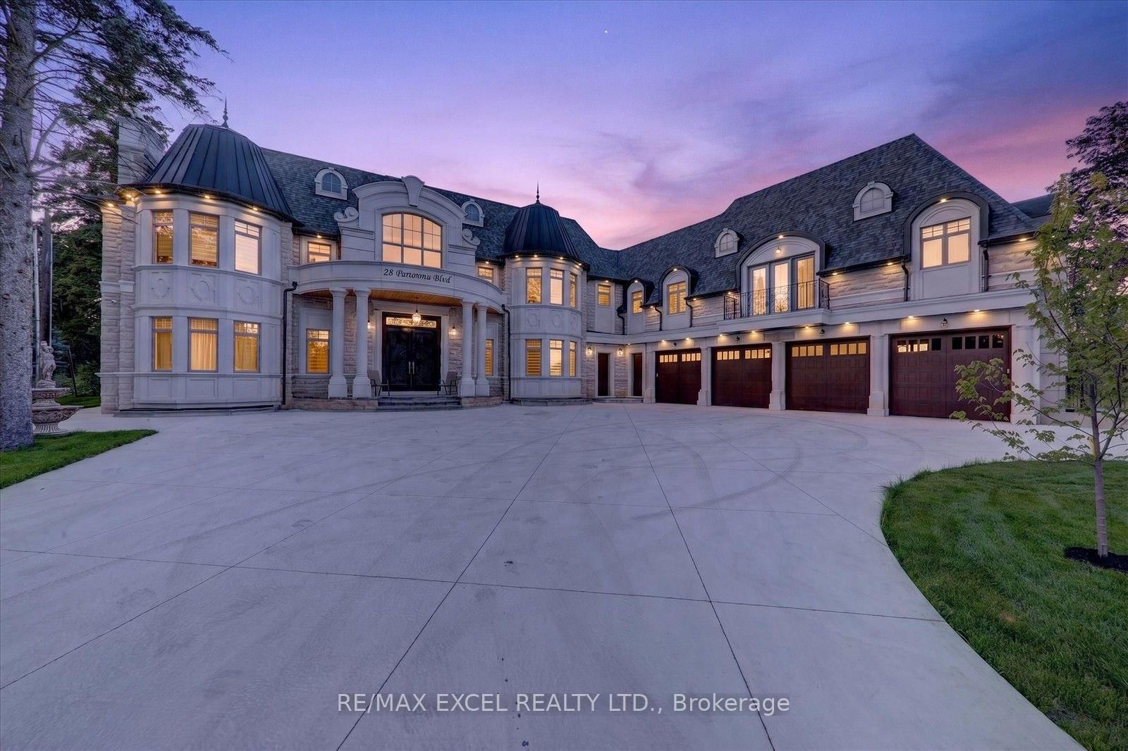 28 Personna Boulevard • Markham, ON photo 1