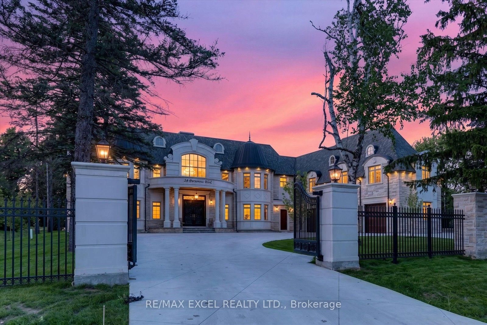 28 Personna Boulevard • Markham, ON photo 3