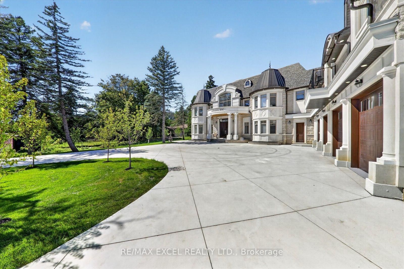 28 Personna Boulevard • Markham, ON photo 4