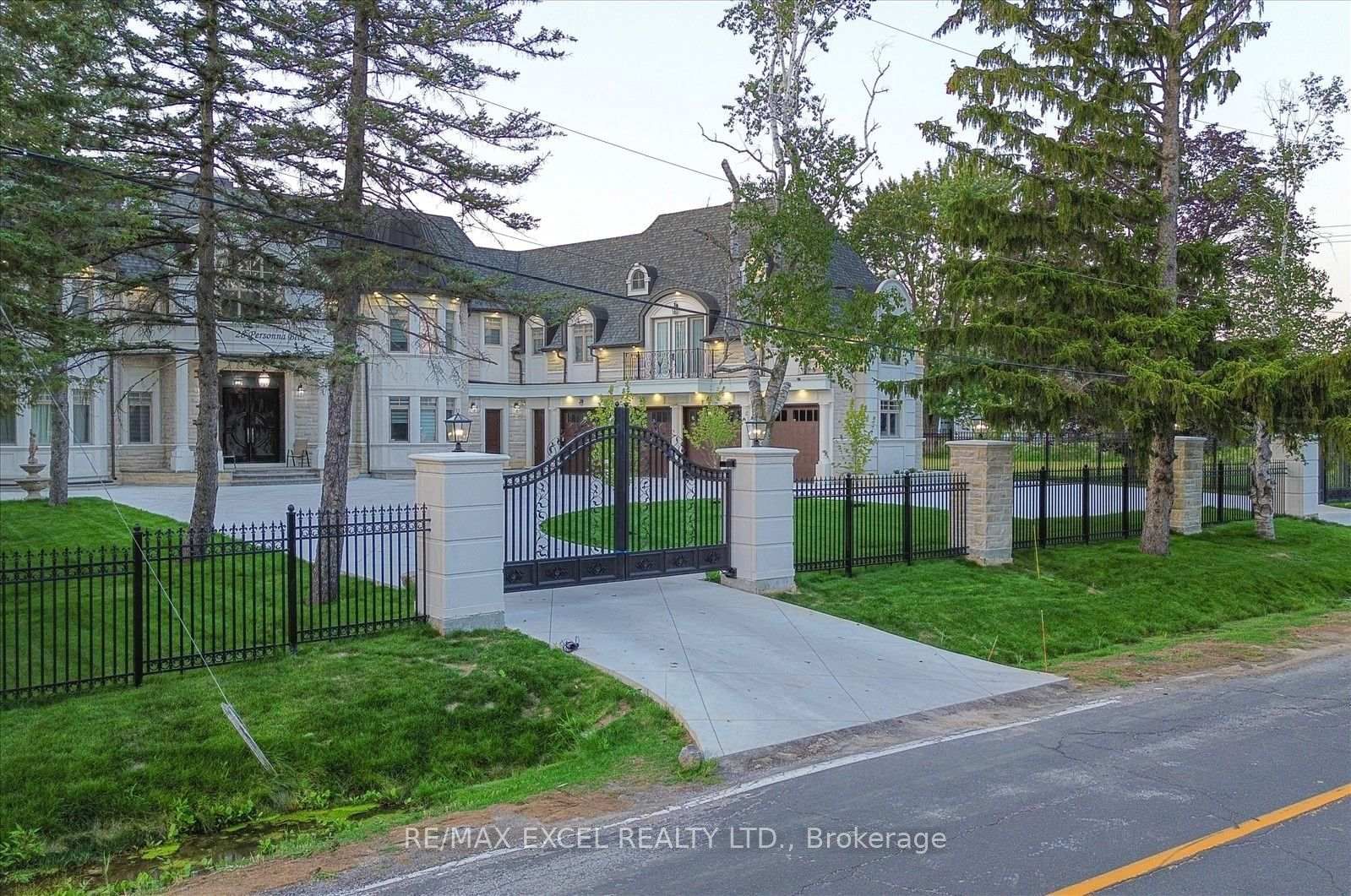28 Personna Boulevard • Markham, ON photo 6