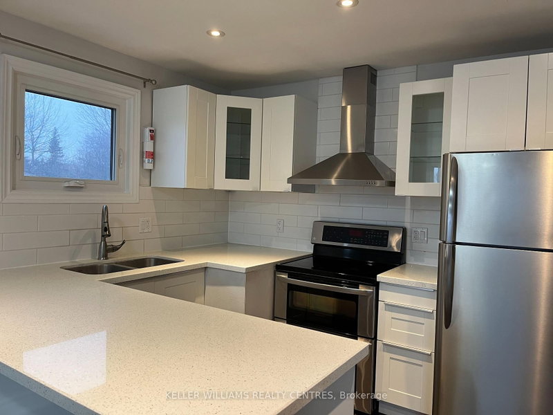 Upper - 211 Silverbirch Drive