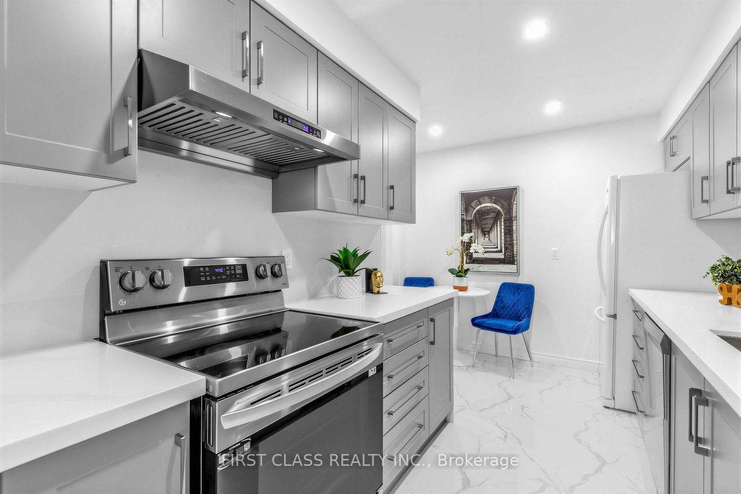 16 Woodglen Way • #8 • Markham, ON photo 11