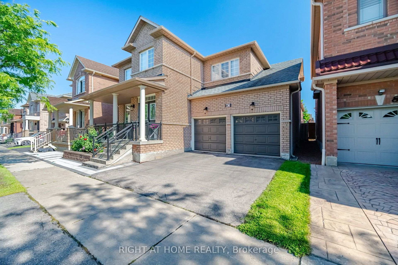 82 Starhill Crescent • Markham, ON photo 4