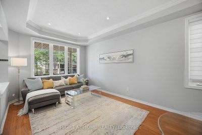 82 Starhill Crescent • Markham, ON photo 9