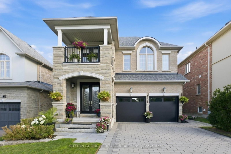 131 Queen Filomena Avenue
