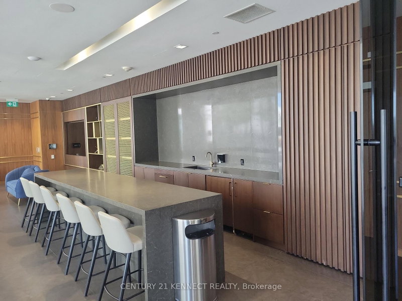 4910 - 950 Portage Parkway