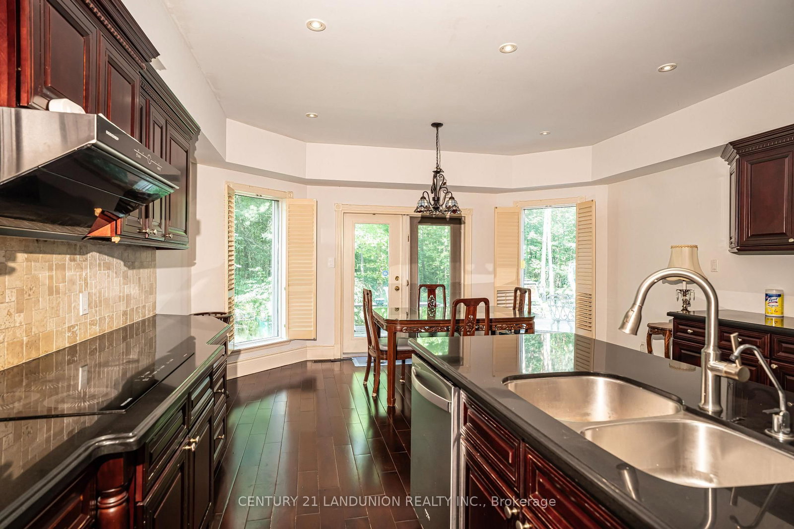 2 Heron Trail • Whitchurch-Stouffville, ON photo 14