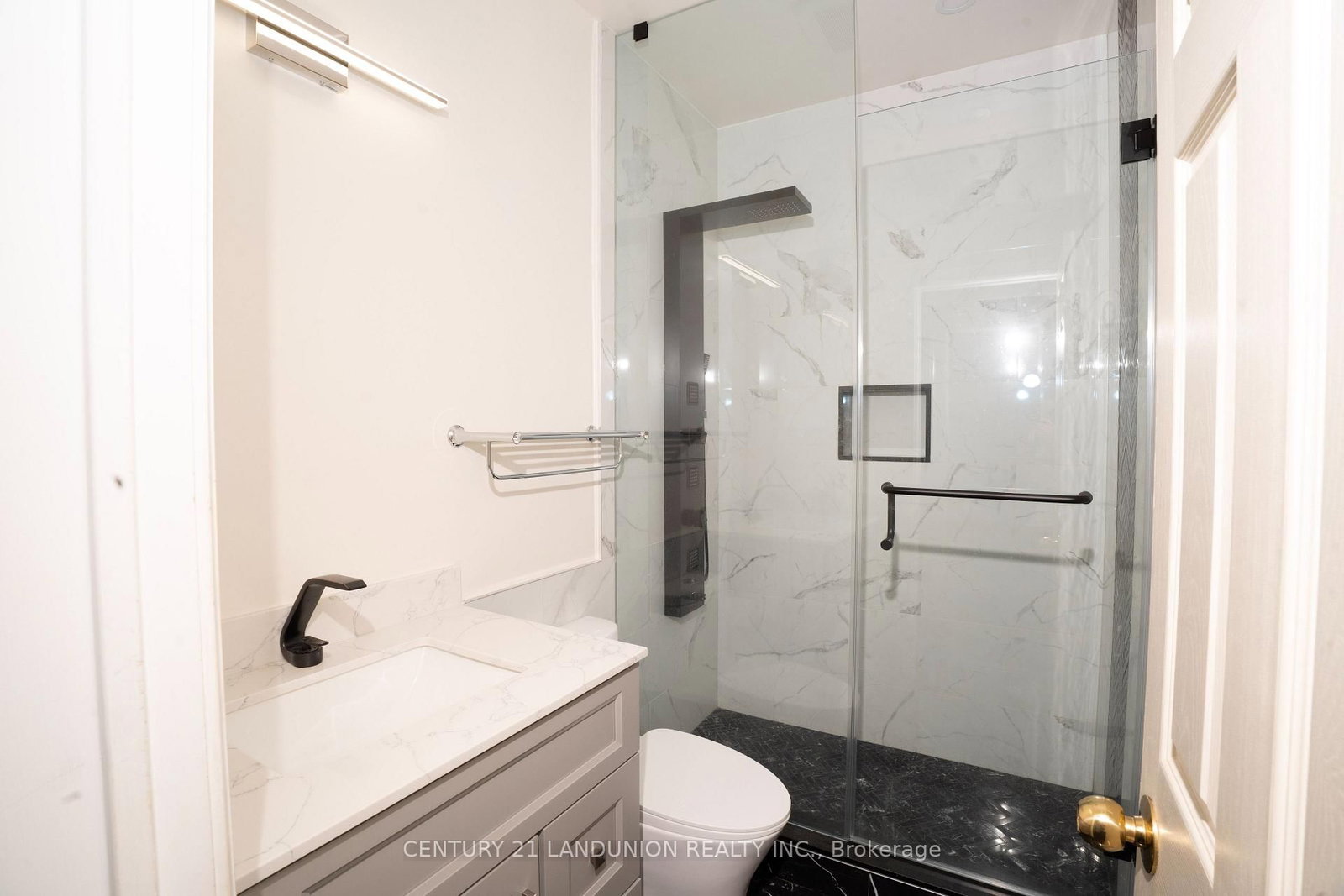 2 Heron Trail • Whitchurch-Stouffville, ON photo 18