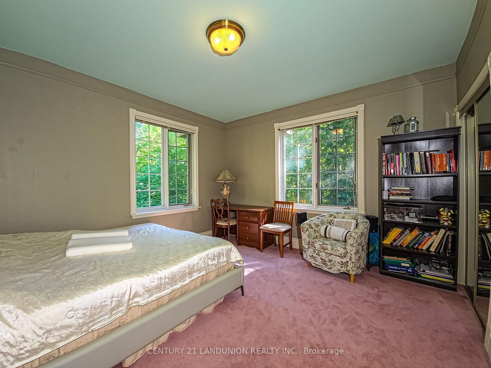 2 Heron Trail • Whitchurch-Stouffville, ON photo 19
