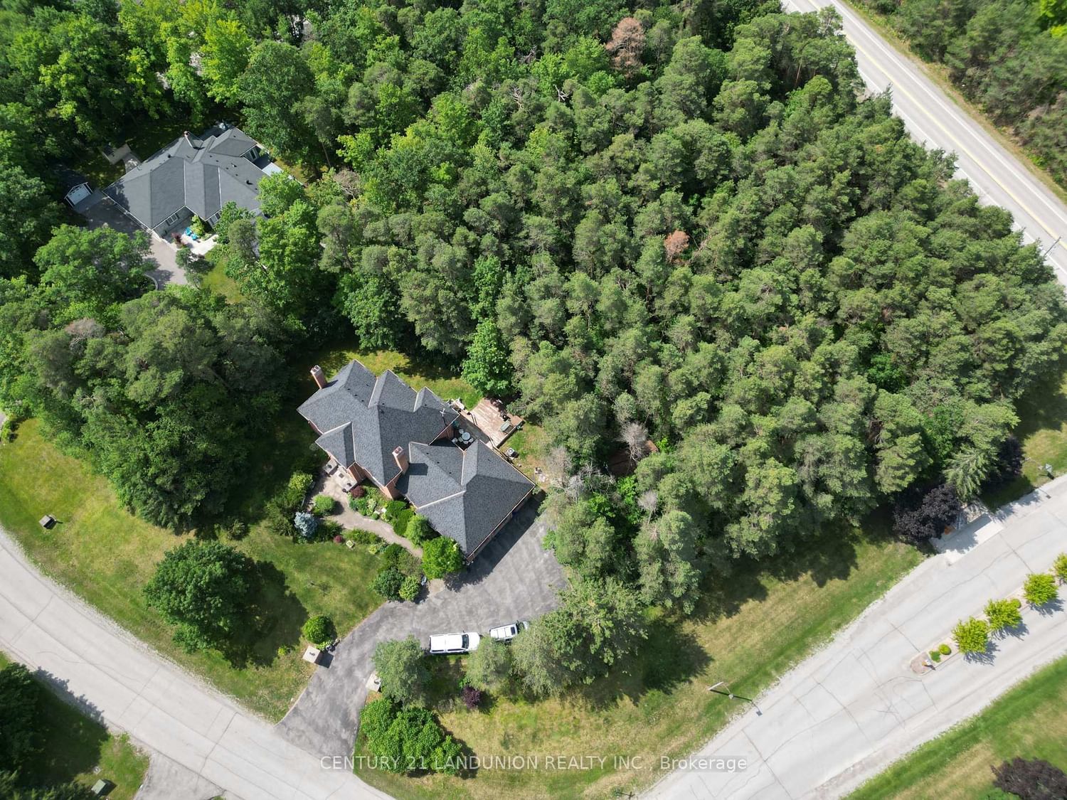 2 Heron Trail • Whitchurch-Stouffville, ON photo 27