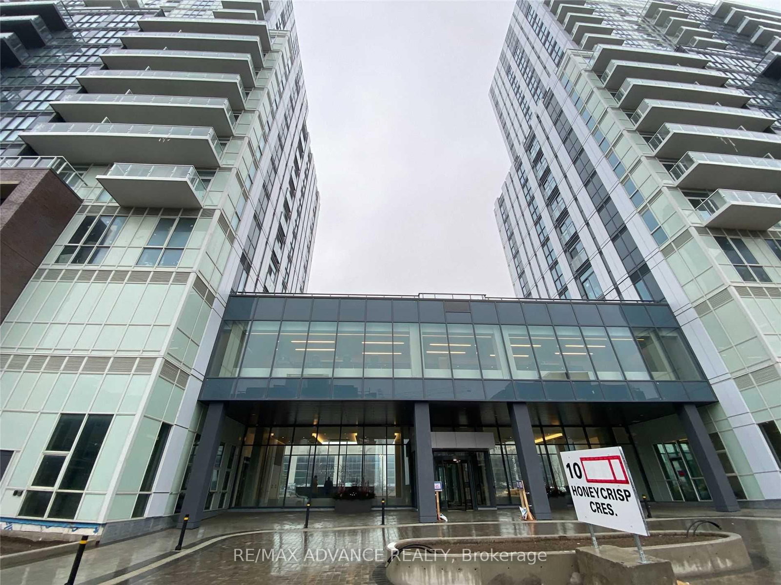 10 Honeycrisp Crescent • #521 • Vaughan, ON photo 1