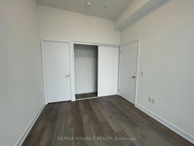 10 Honeycrisp Crescent • #521 • Vaughan, ON photo 5