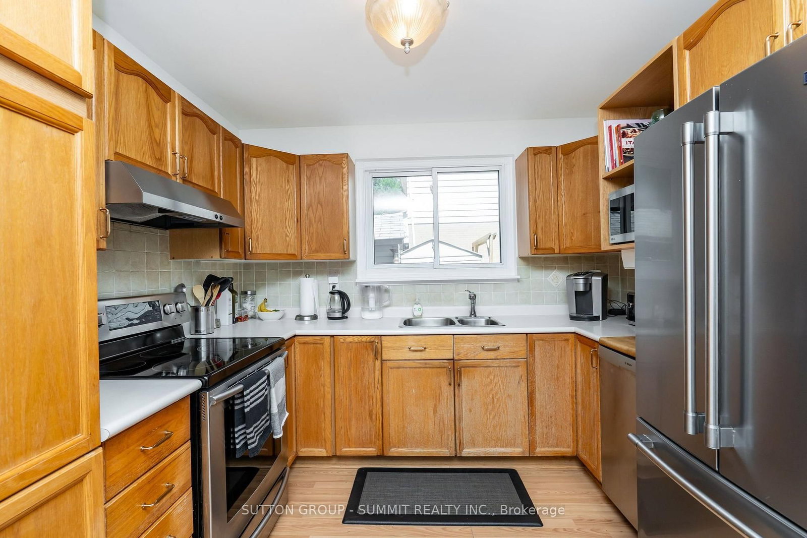 306 OAKWOOD Court • Newmarket, ON photo 13