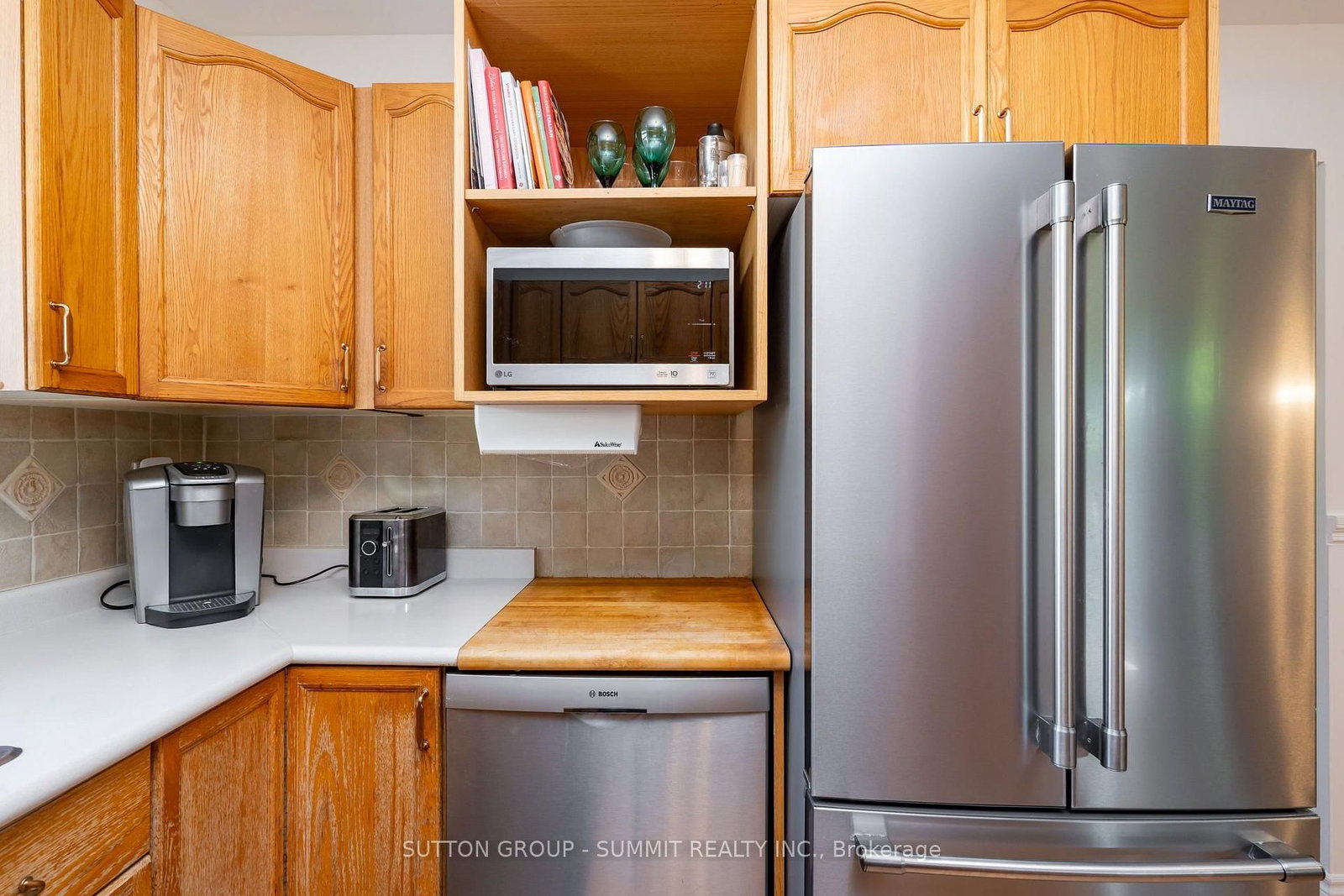 306 OAKWOOD Court • Newmarket, ON photo 15