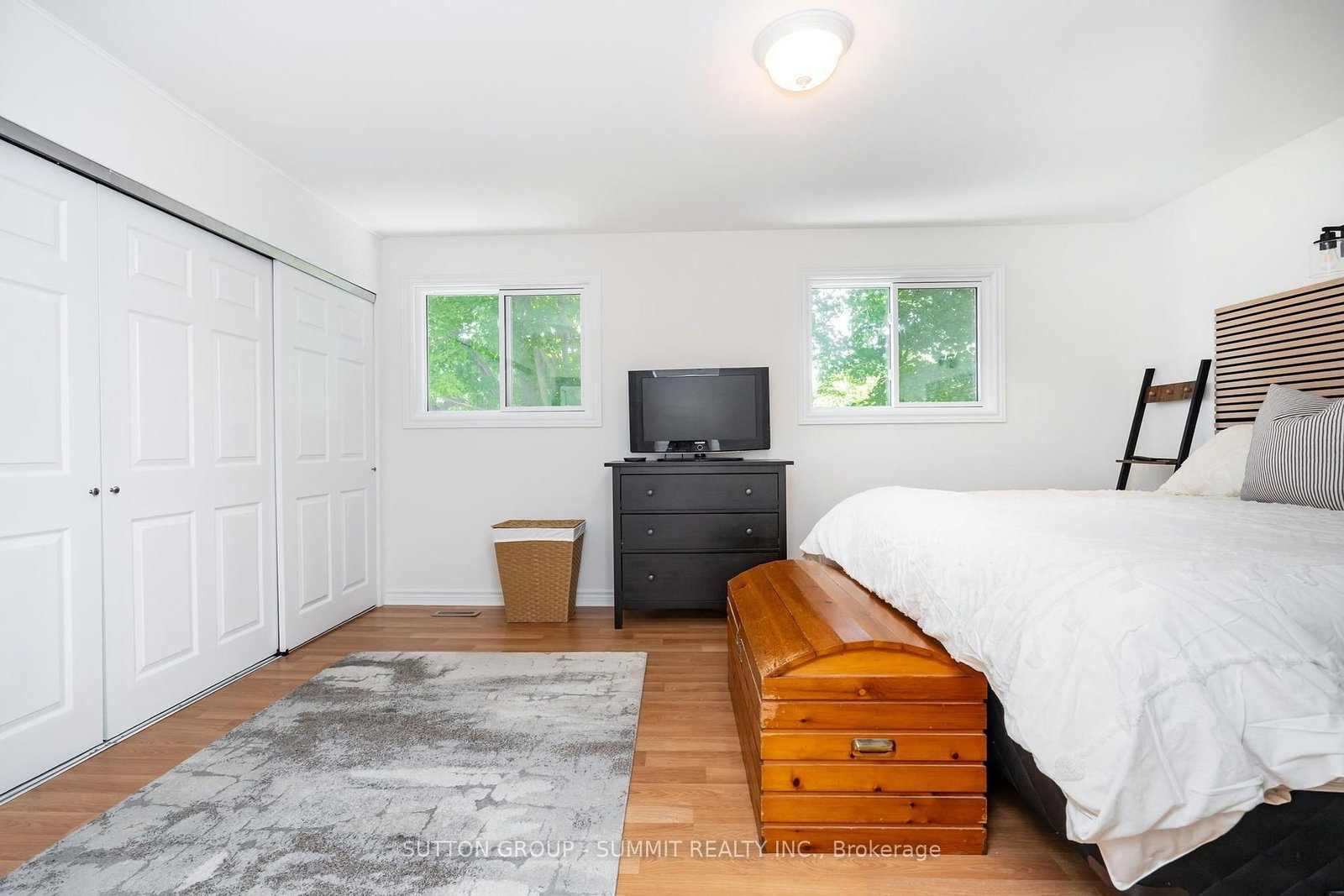 306 OAKWOOD Court • Newmarket, ON photo 18