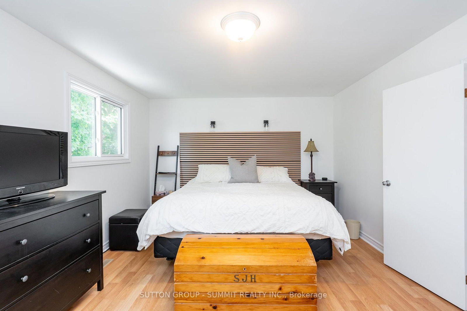 306 OAKWOOD Court • Newmarket, ON photo 19