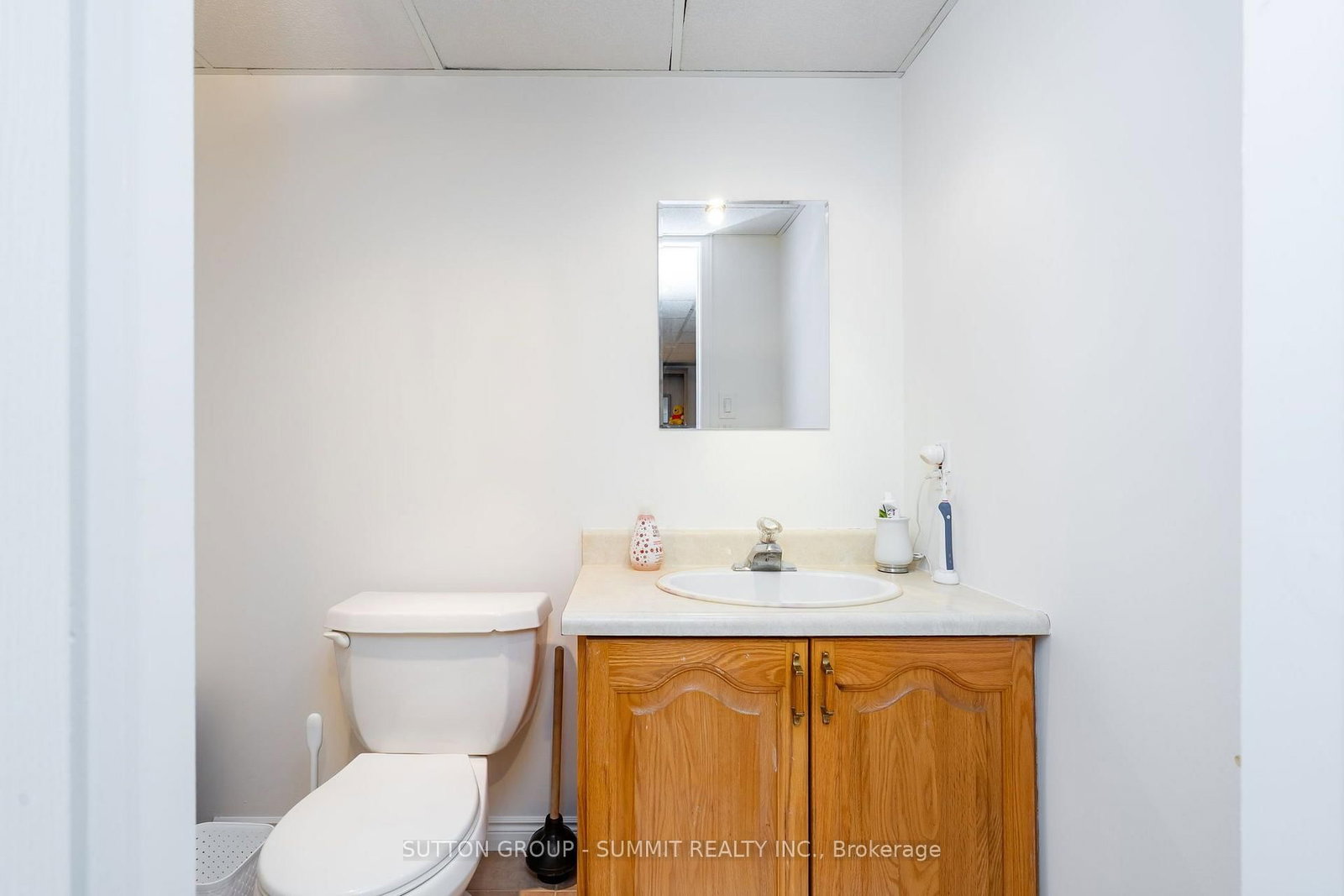 306 OAKWOOD Court • Newmarket, ON photo 33