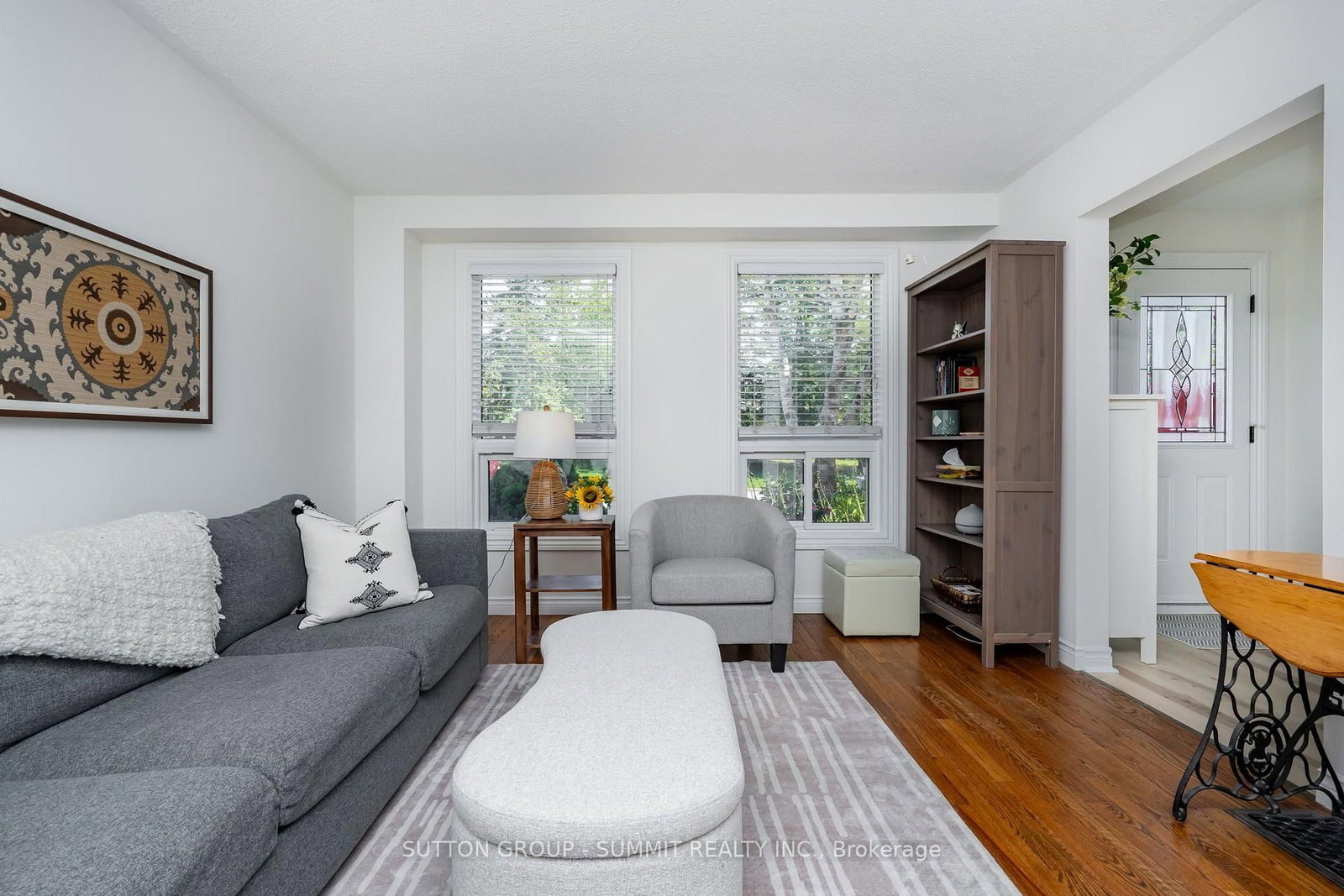 306 OAKWOOD Court • Newmarket, ON photo 8