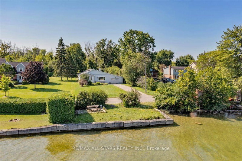 35 Lake Drive E