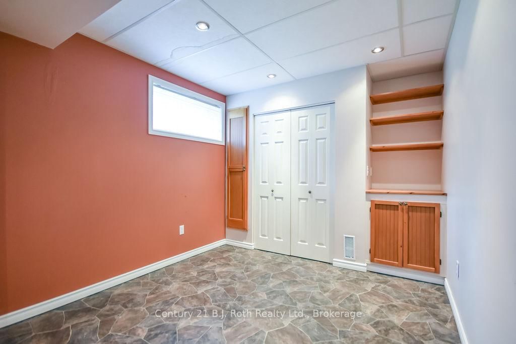 Listing Image 32