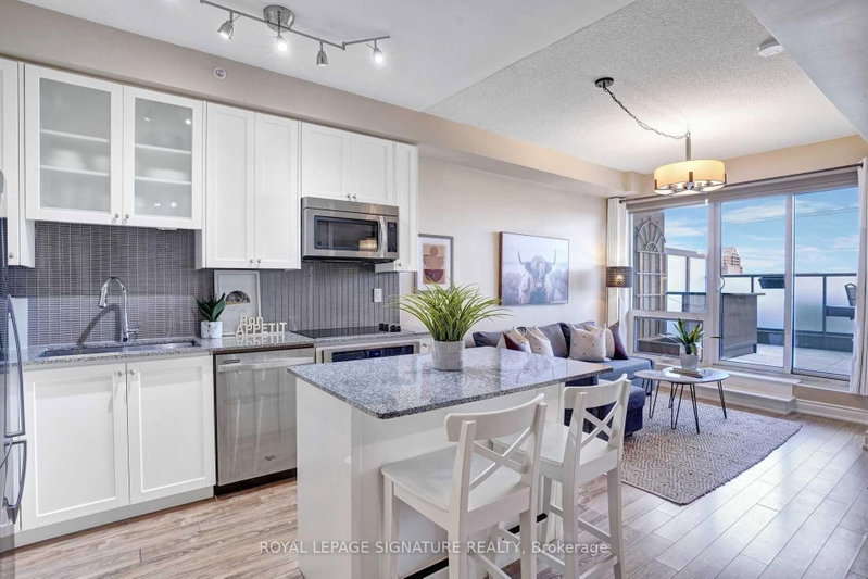 306A - 9088 Yonge Street