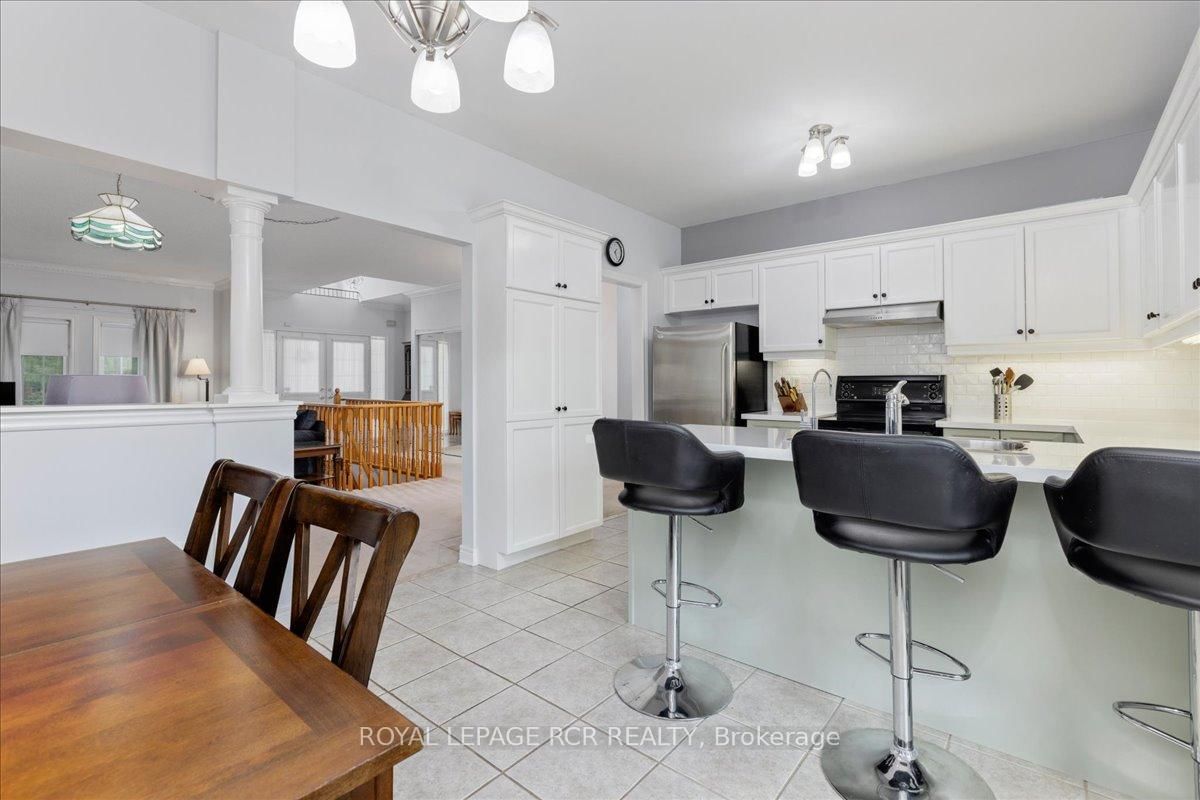 332 King Street • East Gwillimbury, ON photo 10