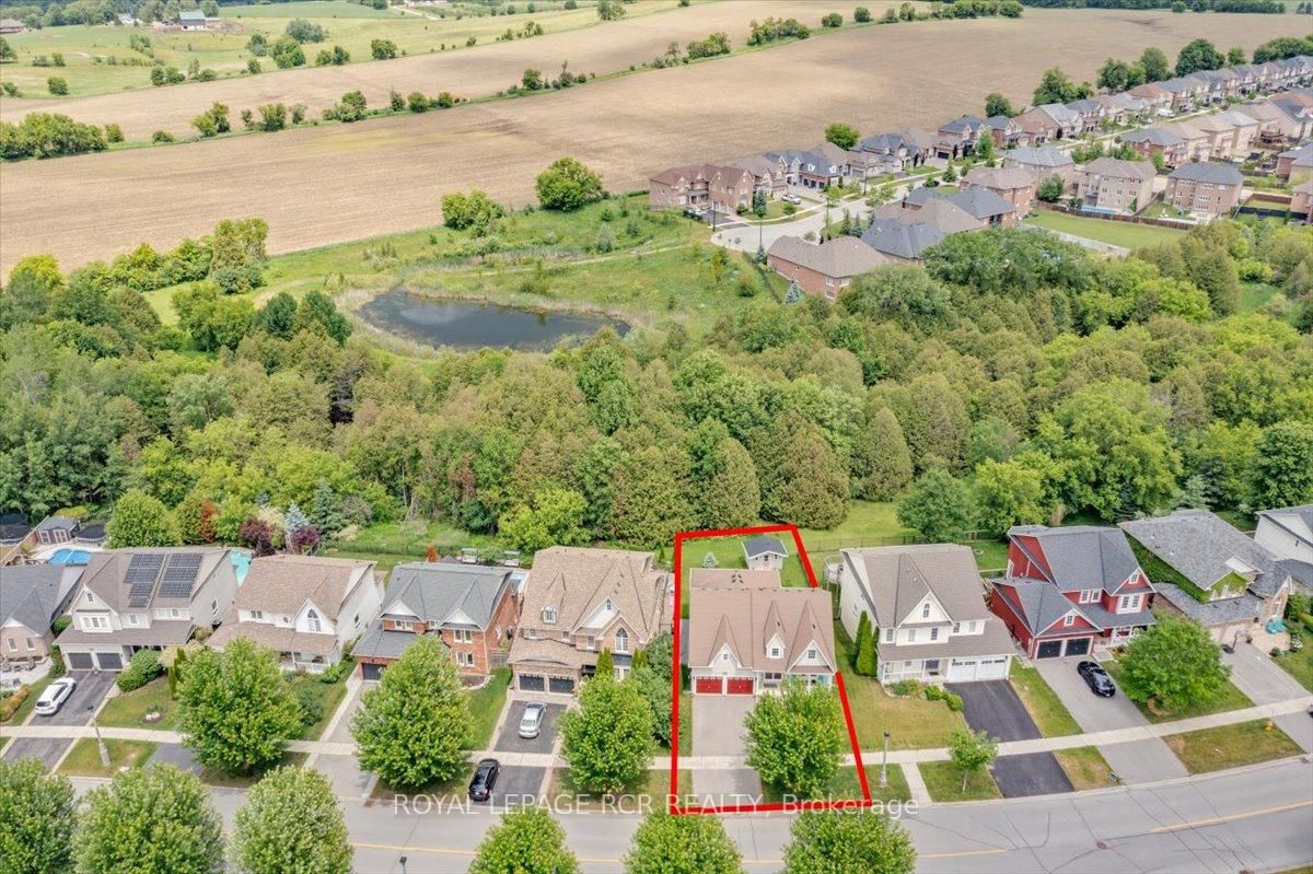 332 King Street • East Gwillimbury, ON photo 32