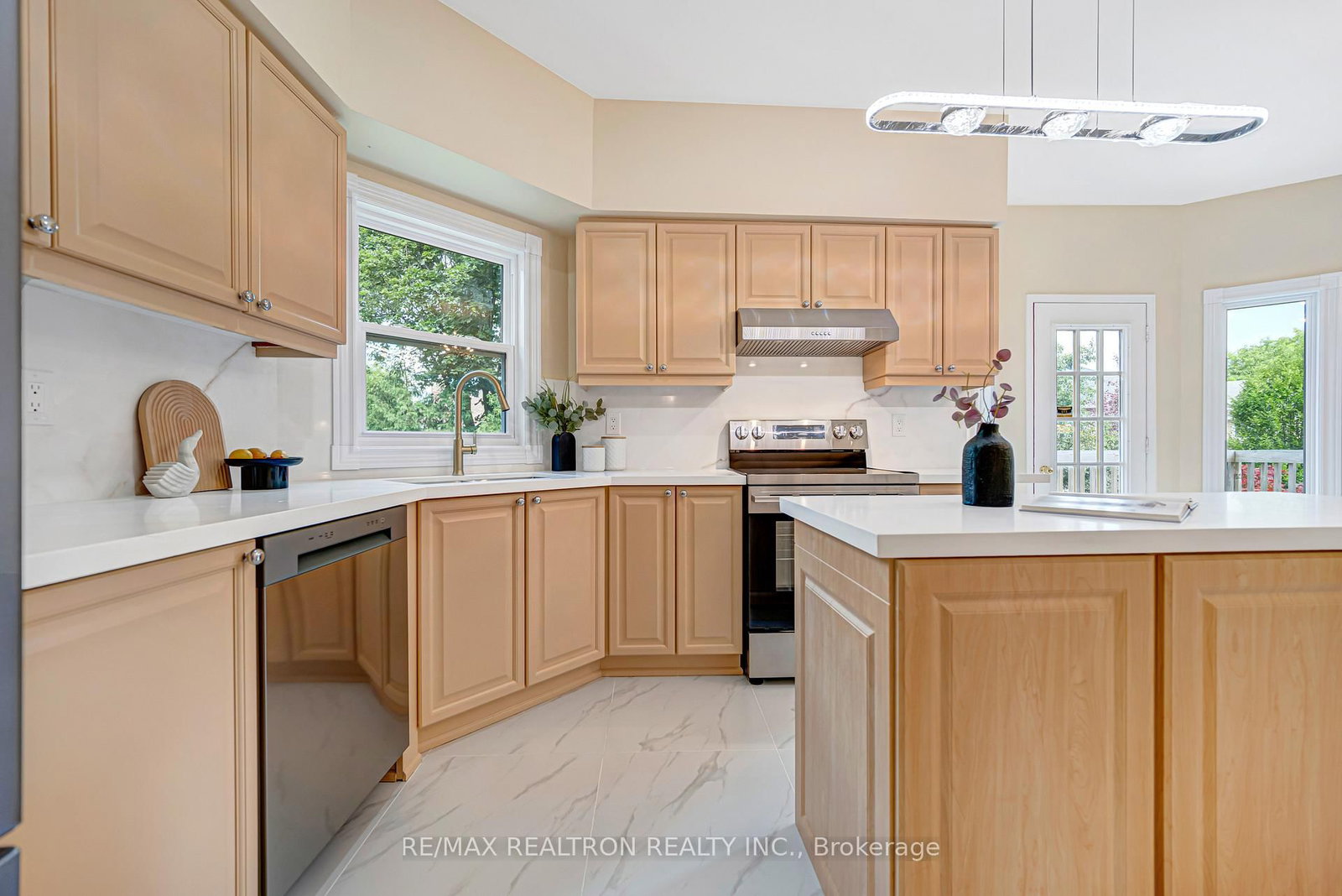27 Captain Francis Drive • Markham, ON photo 11