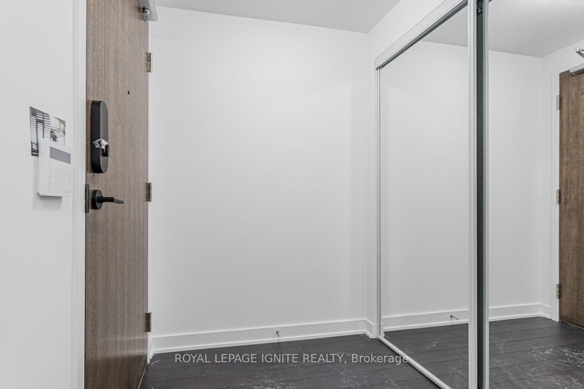 305 - 100 Eagle Rock Way, Vaughan 3