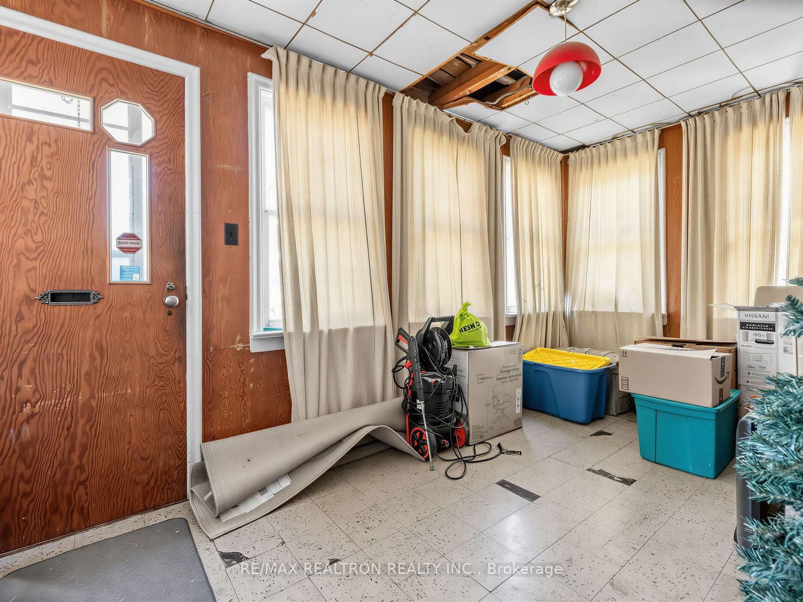 412 Andrew Street • Newmarket, ON photo 10