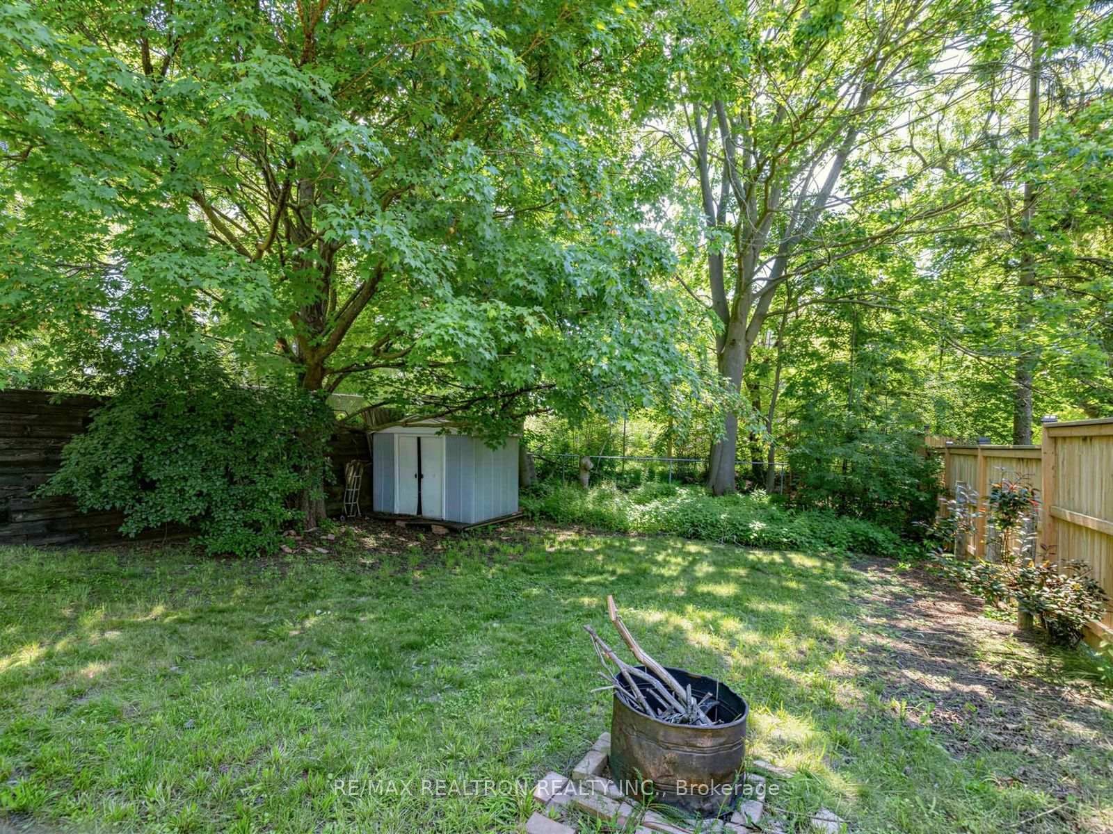 412 Andrew Street • Newmarket, ON photo 8