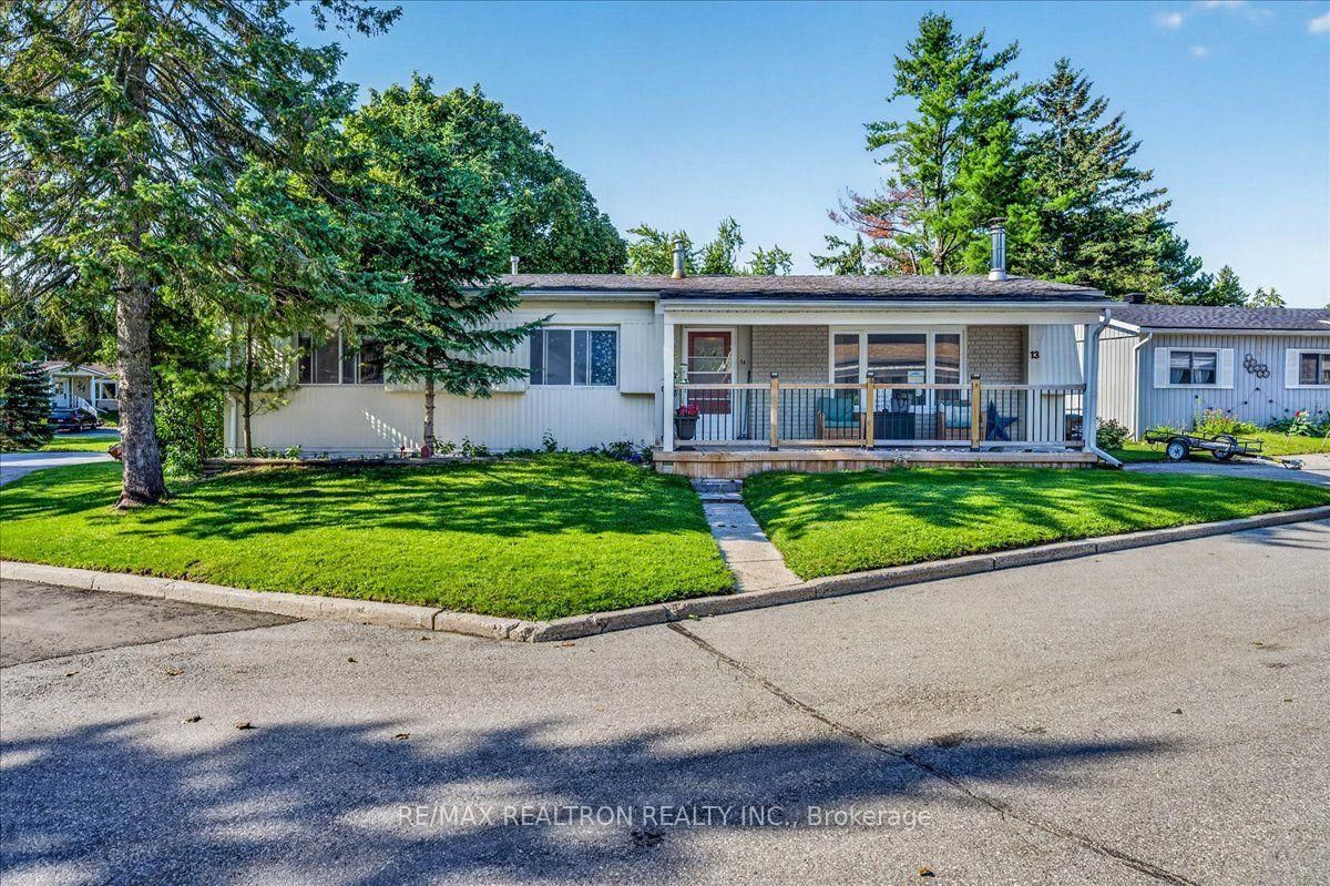 13 Broadway Avenue • Innisfil, ON photo 1