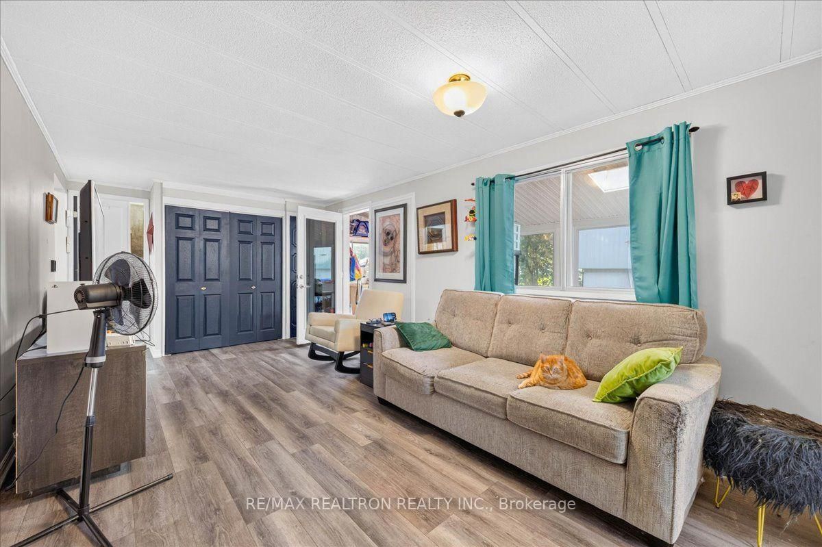 13 Broadway Avenue • Innisfil, ON photo 12