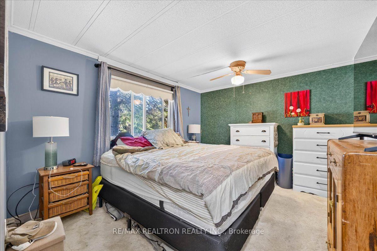 13 Broadway Avenue • Innisfil, ON photo 22