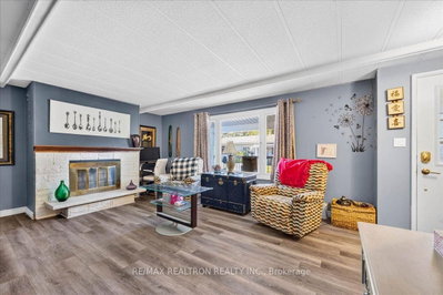 13 Broadway Avenue • Innisfil, ON photo 9