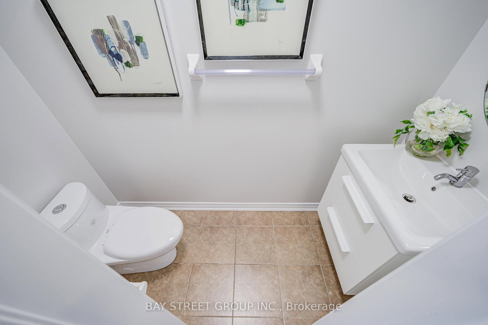 151 Windrow Street • Richmond Hill, ON photo 9
