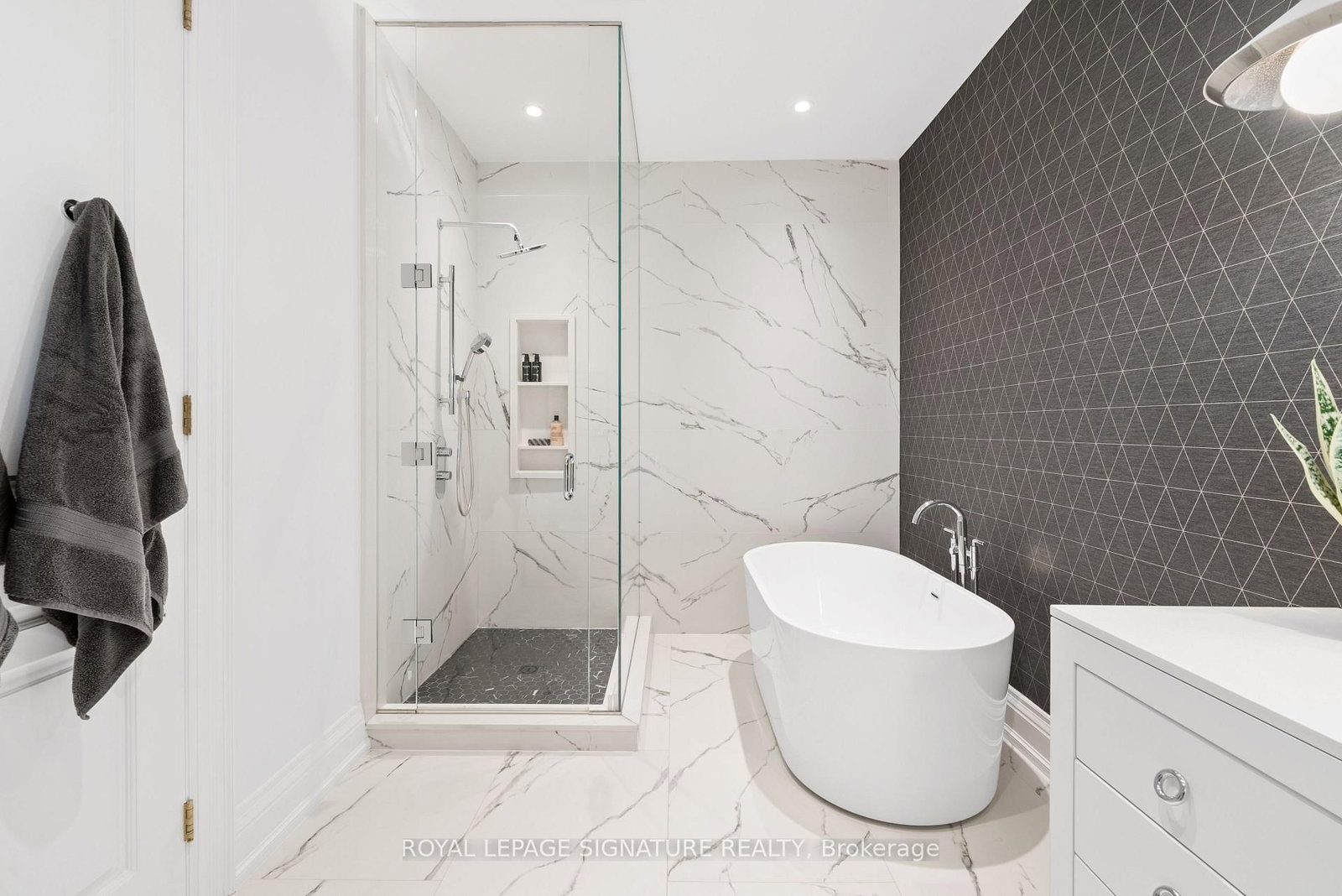 2 Spirea Crt, Markham, view 33