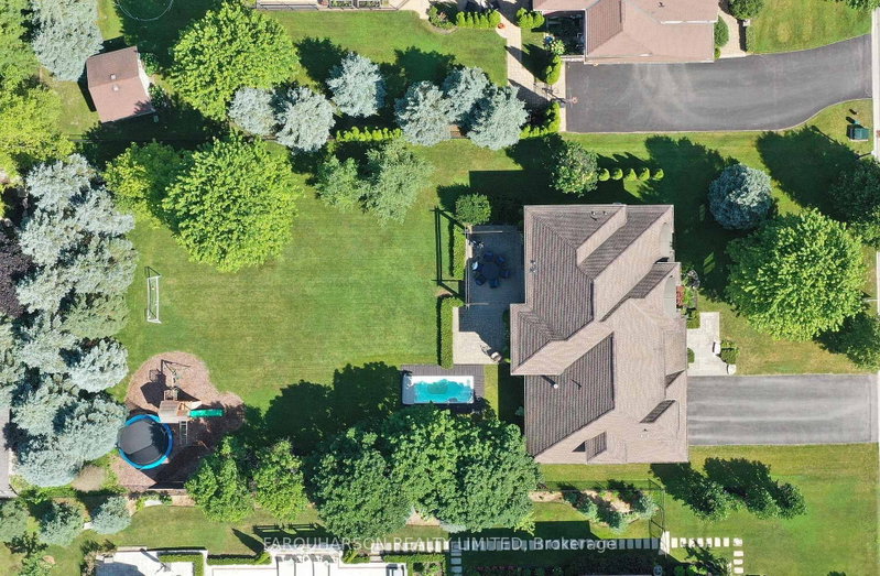 41 Country Club Crescent